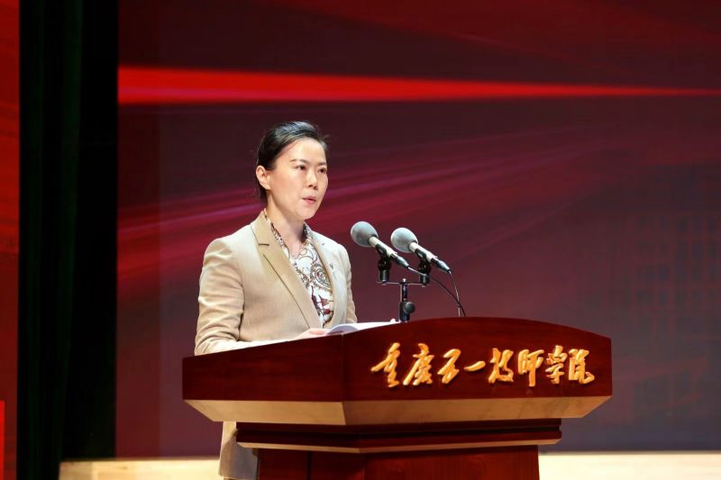重慶市人力社保局黨組成員🧤、副局長蘇靜介紹重慶五一技師球友会申報高職相關情況.jpg